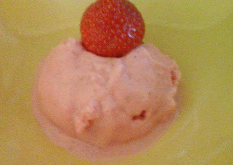 Simple Way to Prepare Ultimate Strawberry Yoghurt Ice very scrumptious &amp; low calorie