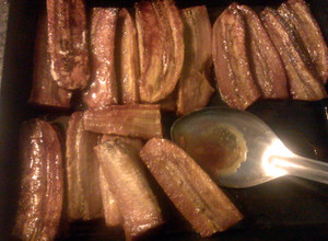A picture of brown sugar glazed baked plantains.