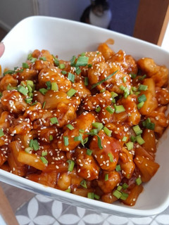 Una foto de Cerdo frito con piña y salsa agridulce