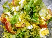 Una foto de couscous y brocoli