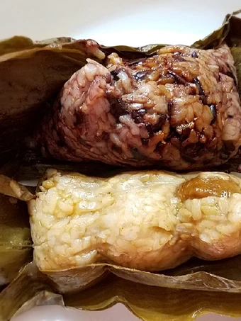 Easy Steps to Make Recipe Guilt free brown rice Zongzi (sweet and savory versions) 糙米甜、咸粽 that is So Delicious, Addictive}