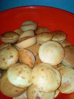 A picture of Vanilla cupcakes.