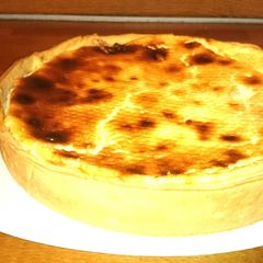A picture of Lemon cheesecake.