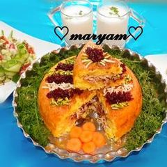 A picture of Tah chin (Iranian Rice Cake).