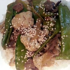 A picture of Sonia's Beef with Cauliflower and Snow Peas?.