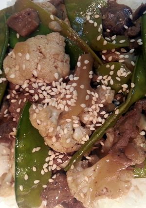 A picture of Sonia's Beef with Cauliflower and Snow Peas?.