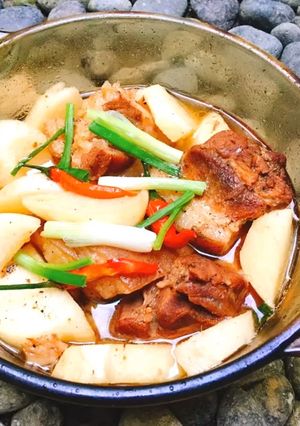 Hình của món Củ Sắn Kho Thịt.