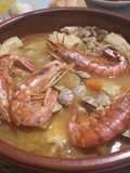 Cazuela de merluza con gambón rojo y chirlas