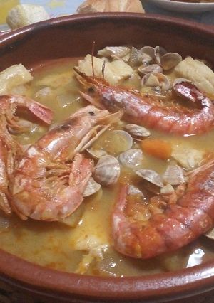 Una foto de Cazuela de merluza con gambón rojo y chirlas