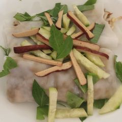 A picture of Stuff rice rolls.