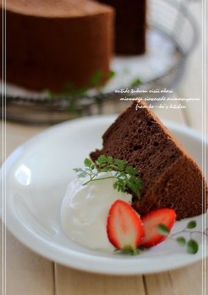 A picture of Sublime Fluffy Cocoa Chiffon Cake.