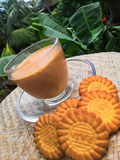 দুধ চা (Doodh chaa recipe in Bengali) রেসিপির প্রধান ছবি