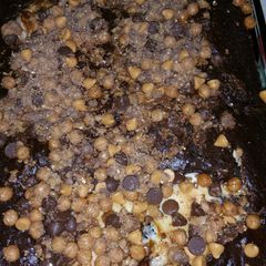 A picture of Earthquake cake.