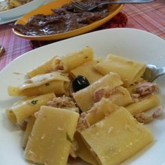 A picture of AMIEs Paccheri with Tuna and Lemon.