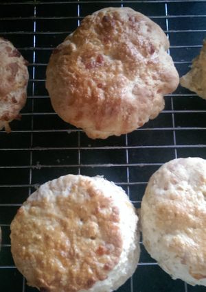 A picture of Mandys cheesy scones/biscuits.