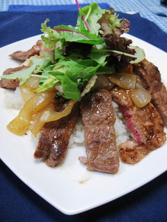 A picture of Cafe Style Steak Rice Bowl With Seriously Delicious Butter-Soy Sauce.