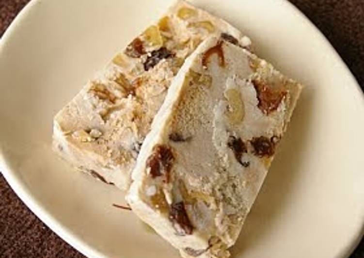 Ice Cream Cake with Rum Raisins