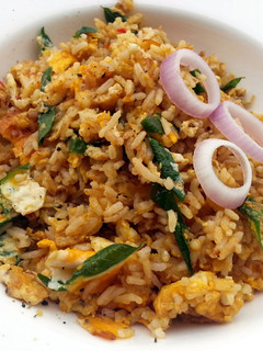 A picture of Fried Rice With Eggs And Curry Leaves.
