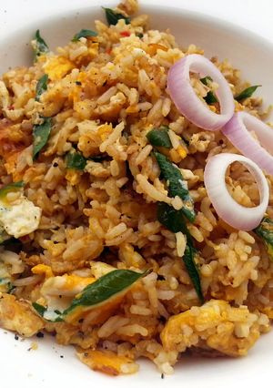 A picture of Fried Rice With Eggs And Curry Leaves.