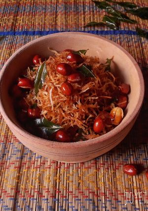 A picture of Jhuri aalo fry.