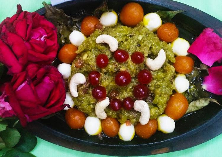 Simple Way to Prepare Homemade Sizzling dudhi halwa with mini gulab jamun and rasgulla