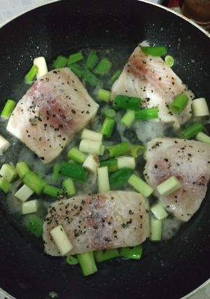 Foto resep Ikan Dori Masak Daun Bawang (pan seared dori with spring onion