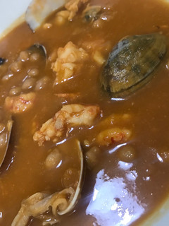 Una foto de Garbanzos con almejas y gambones