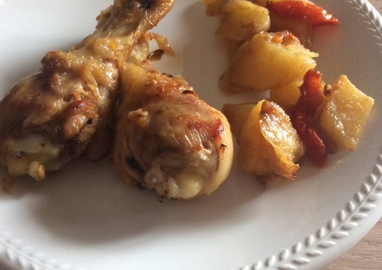 Pollo al forno con patate e peperoni