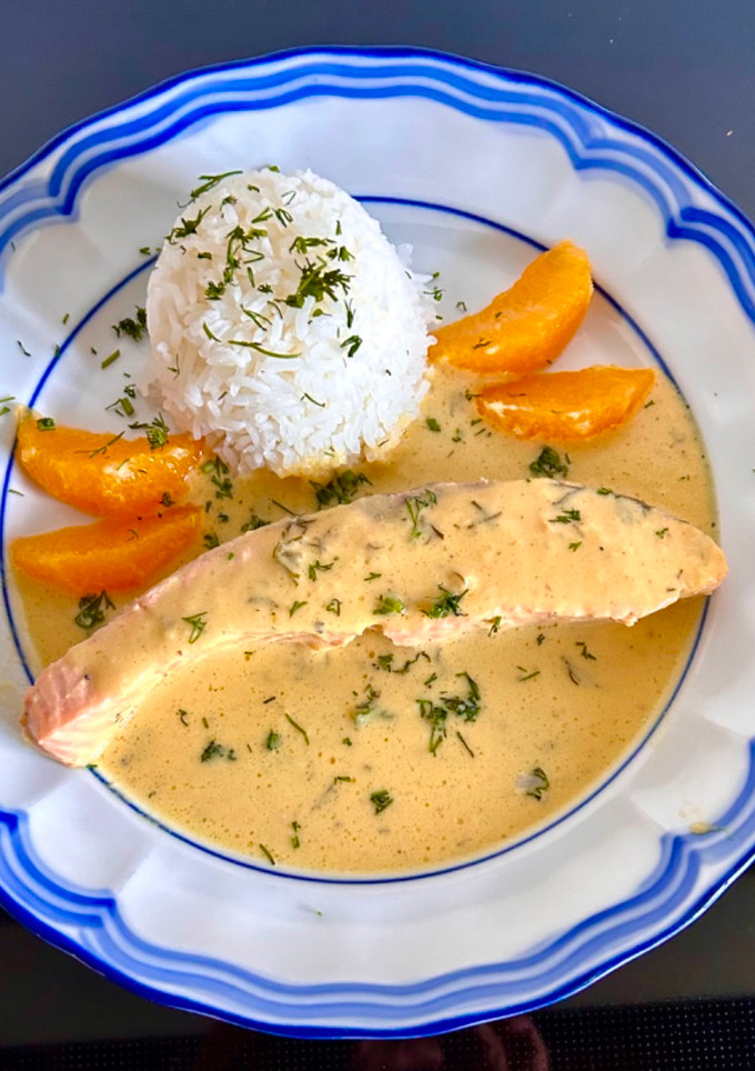 Una foto de Lomos de salmón a la naranja
