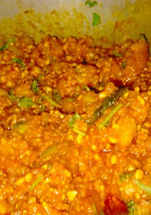 શિંગ બટાકા ની ખીચડી (Shing Bataka Khichdi Recipe In Gujarati) રેસીપી મુખ્ય ફોટો