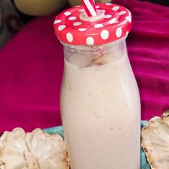 A picture of Custard apple milkshake.