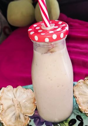 A picture of Custard apple milkshake.