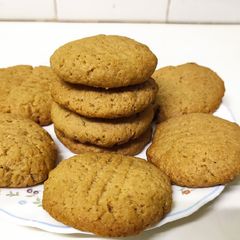 A picture of Peanut butter cookies.