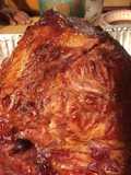 Jamón glaseado con salsa de arándanos