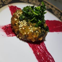 A picture of Lehsuni bathua tikki.