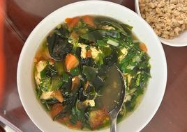 Canh Rong Biển Cà Chua Trứng