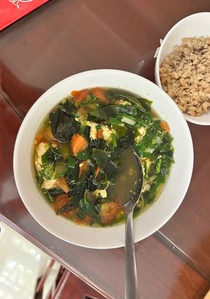 Hình của món Canh Rong Biển Cà Chua Trứng.