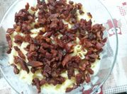 Uma foto de penne bacon