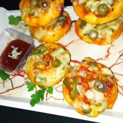 A picture of Chicken bbq pizza muffins.