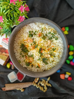 વેજ મટકા બિરયાની (Veg Matka Biryani Recipe In Gujarati) રેસીપી મુખ્ય ફોટો