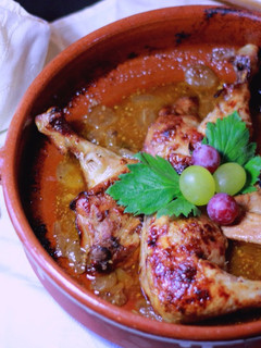 Una foto de Pollo Asado con Salsa de Uvas