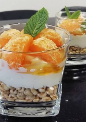 Una foto de Yogur con mascarpone, mandarina y sirope de agave