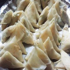A picture of Qeema samosa.