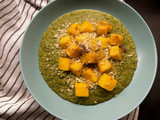Crema di broccoli e polenta alle alici (con briciole saporite e peperoncino/paprika)