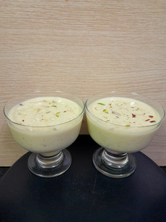 દૂધપાક (Doodhpak Recipe In Gujarati) રેસીપી મુખ્ય ફોટો
