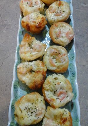 A picture of Shrimp Puffs.