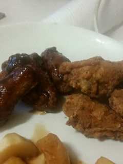 A picture of chicken wings/ hot wings.
