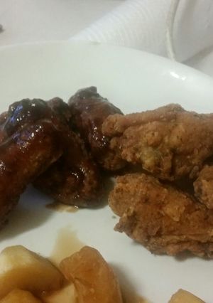A picture of chicken wings/ hot wings.