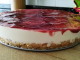 Tarta de queso con mermelada de frutos del bosque