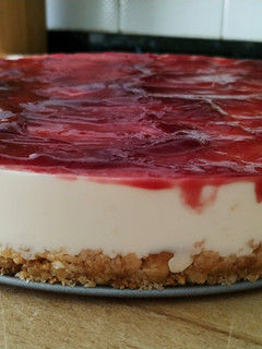 Una foto de Tarta de queso con mermelada de frutos del bosque